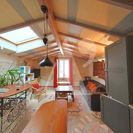 Maison Atypique Avec Garage En Coeur De *
