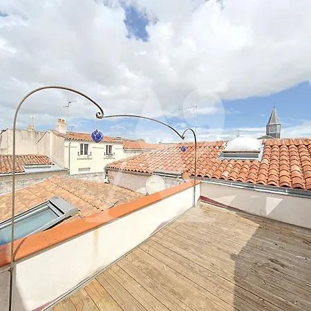 Maison Atypique Avec Garage En Coeur De *