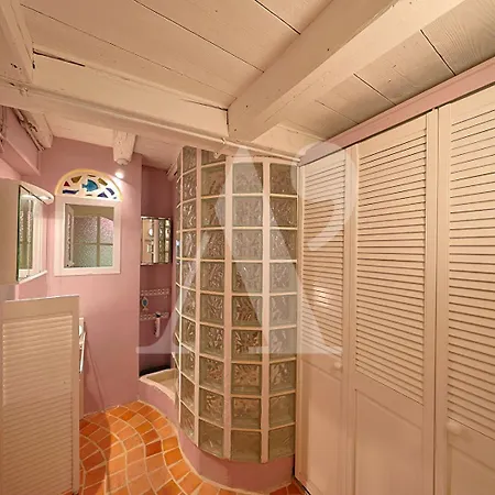 Maison Atypique Avec Garage En Coeur De Prázdninový dům *